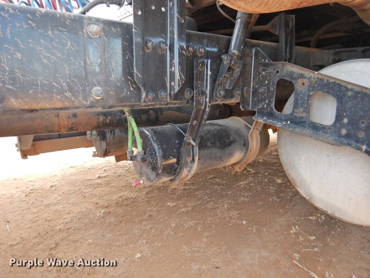 image for item DG1659 2000 Freightliner FLD120  semi truck