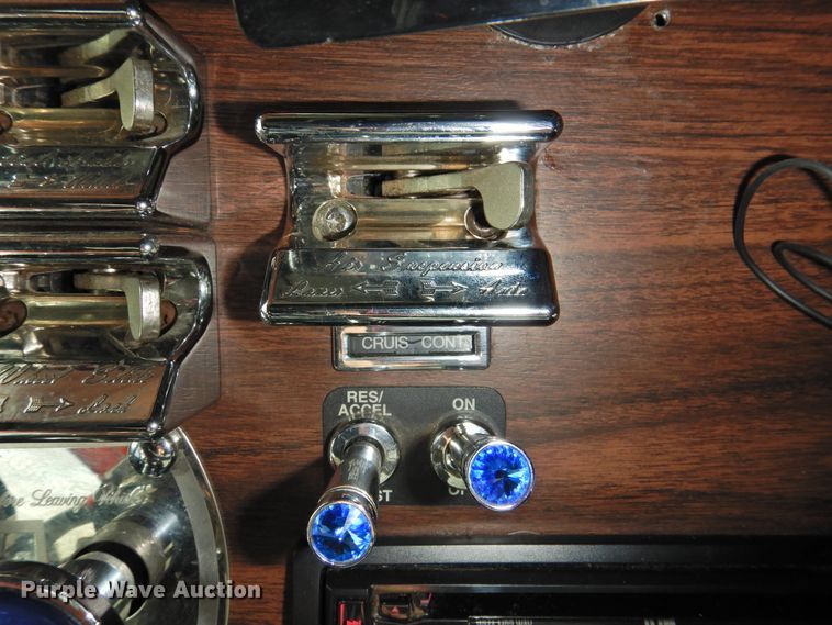 image for item DG1659 2000 Freightliner FLD120  semi truck