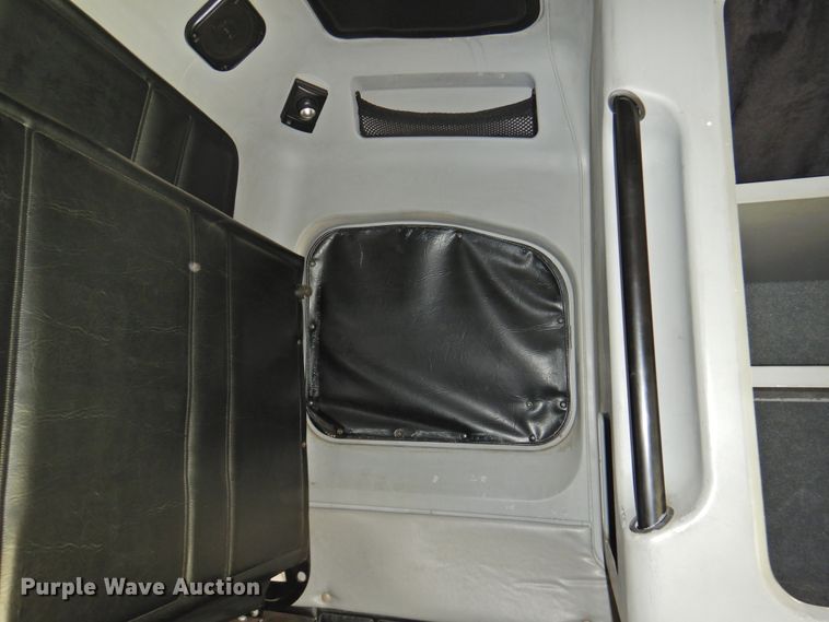 image for item DG1659 2000 Freightliner FLD120  semi truck