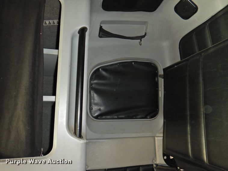 image for item DG1659 2000 Freightliner FLD120  semi truck