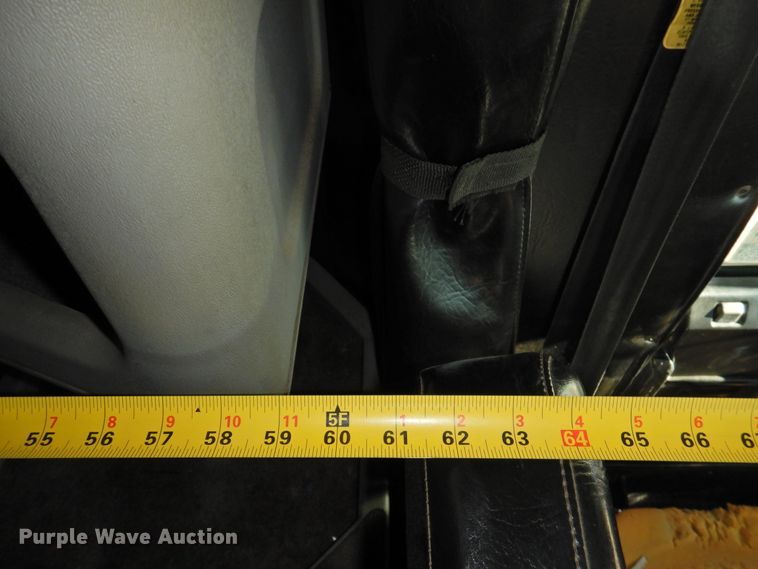 image for item DG1659 2000 Freightliner FLD120  semi truck