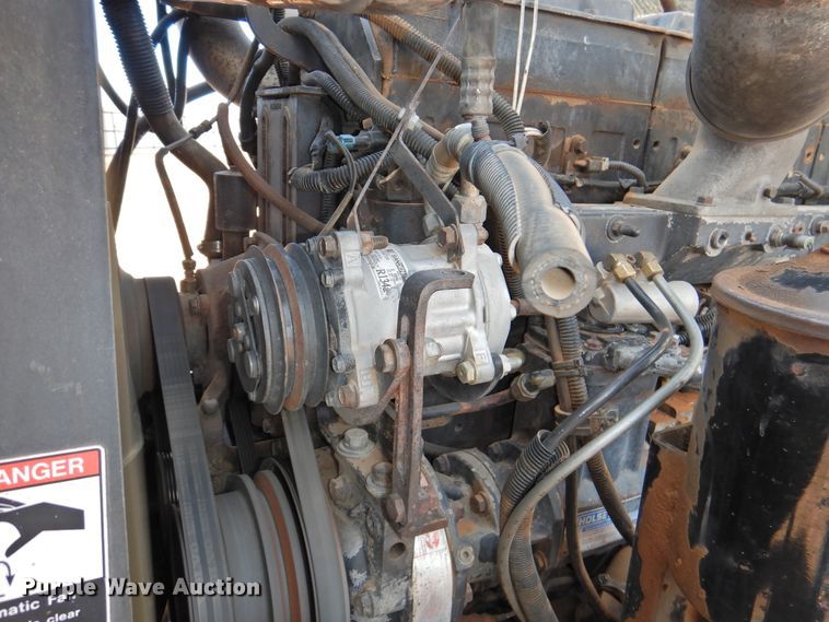 image for item DG1659 2000 Freightliner FLD120  semi truck