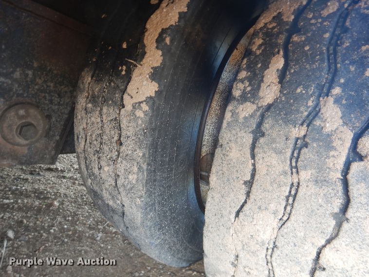 image for item DG8457 2007 Trail King TK120RG-585 oilfield trailer