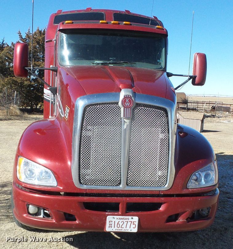 image for item DG8465 2008 Kenworth T600  semi truck