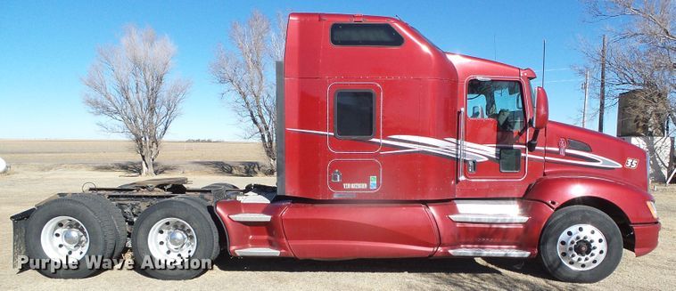 image for item DG8465 2008 Kenworth T600  semi truck