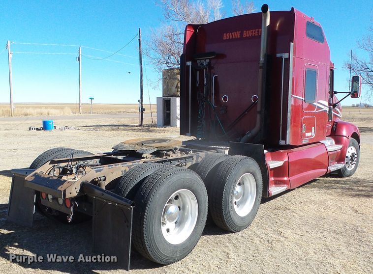 image for item DG8465 2008 Kenworth T600  semi truck