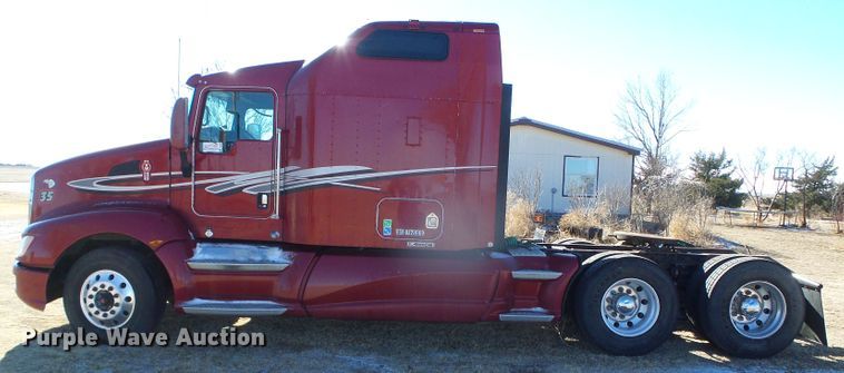 image for item DG8465 2008 Kenworth T600  semi truck