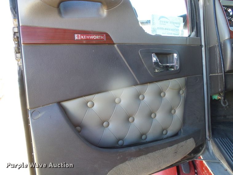 image for item DG8465 2008 Kenworth T600  semi truck