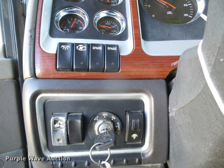 image for item DG8465 2008 Kenworth T600  semi truck