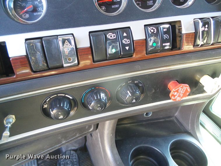 image for item DG8465 2008 Kenworth T600  semi truck