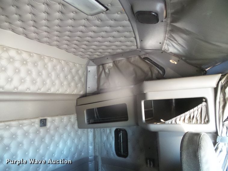 image for item DG8465 2008 Kenworth T600  semi truck