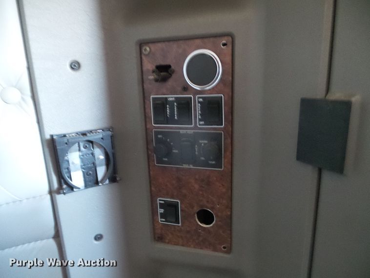 image for item DG8465 2008 Kenworth T600  semi truck