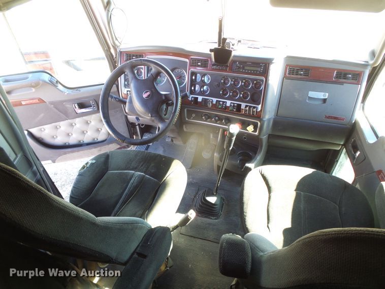 image for item DG8465 2008 Kenworth T600  semi truck