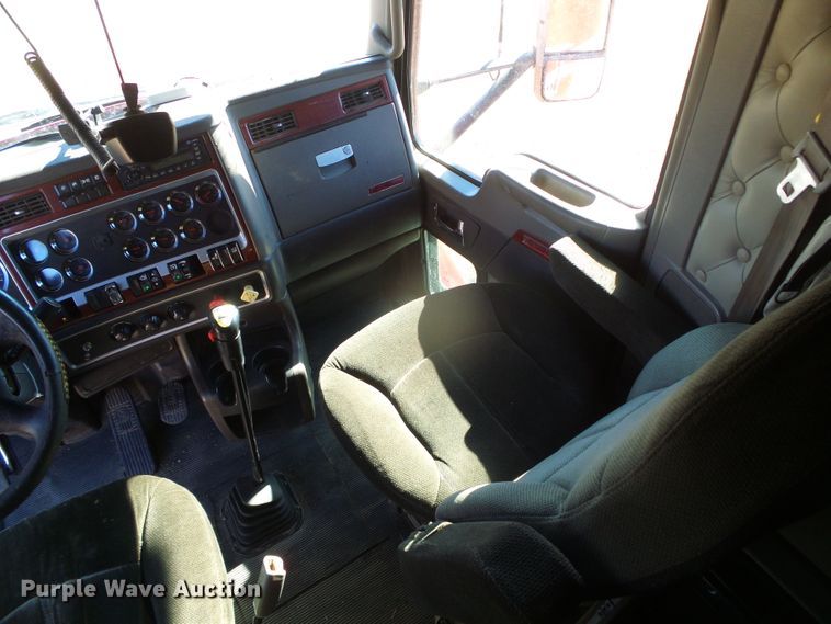 image for item DG8465 2008 Kenworth T600  semi truck