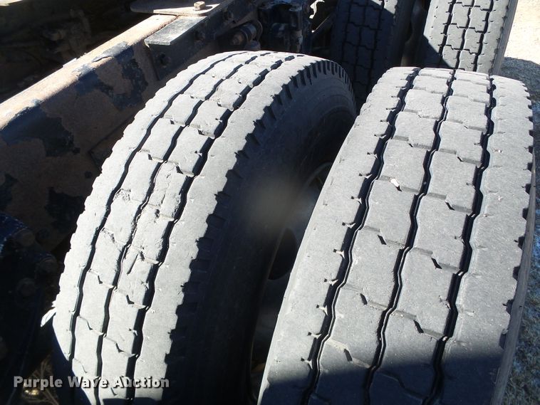 image for item DG8465 2008 Kenworth T600  semi truck