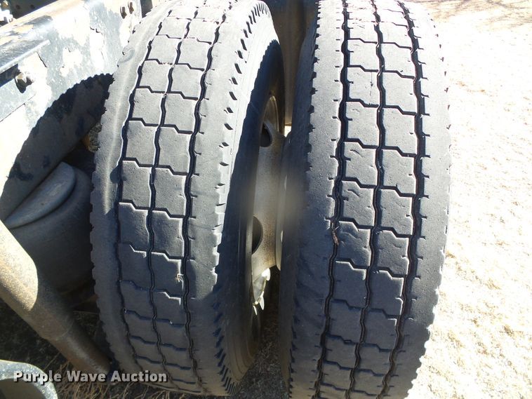 image for item DG8465 2008 Kenworth T600  semi truck