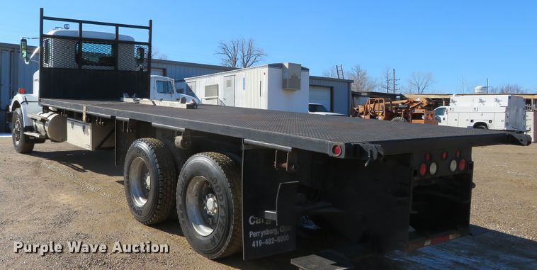 image for item DH0644 1992 Western Star 4364F  flatbed truck