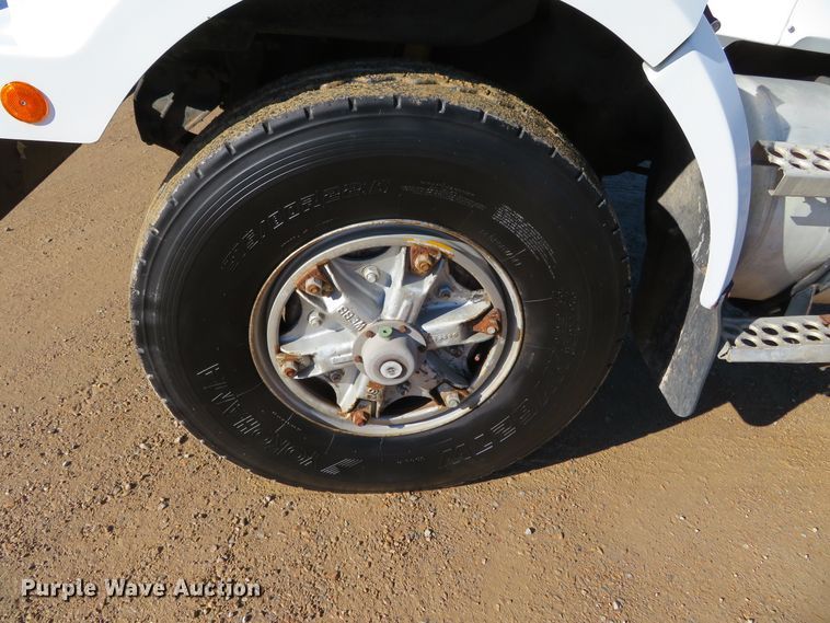 image for item DH0644 1992 Western Star 4364F  flatbed truck