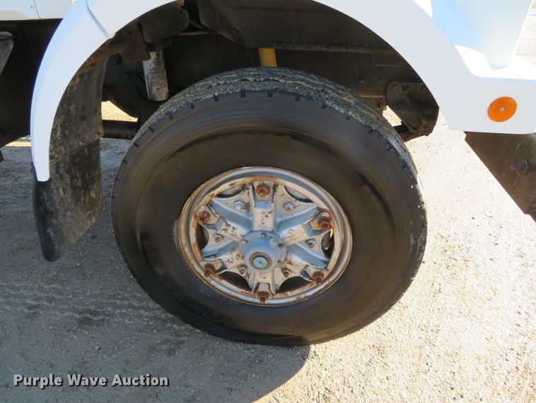 image for item DH0644 1992 Western Star 4364F  flatbed truck