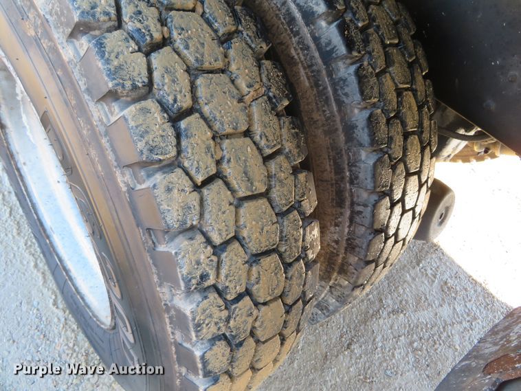 image for item DH0644 1992 Western Star 4364F  flatbed truck