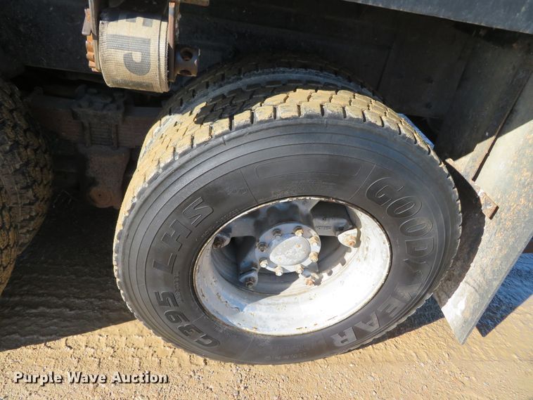 image for item DH0644 1992 Western Star 4364F  flatbed truck