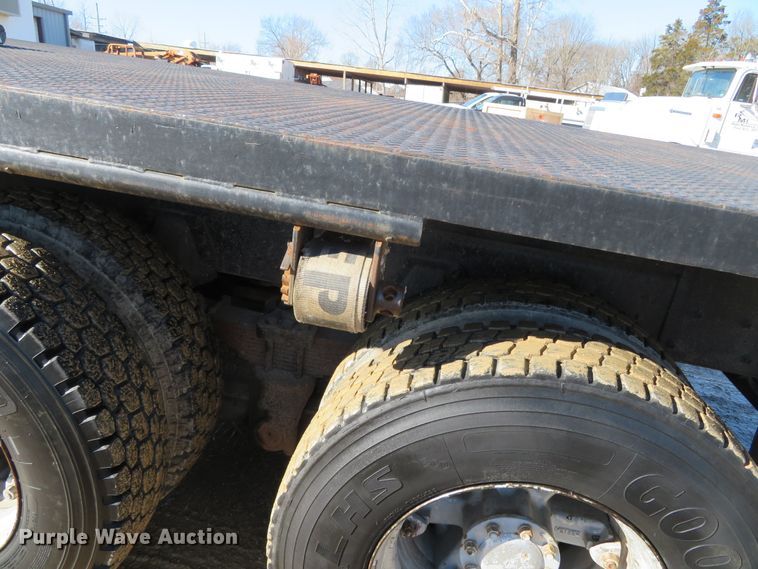 image for item DH0644 1992 Western Star 4364F  flatbed truck