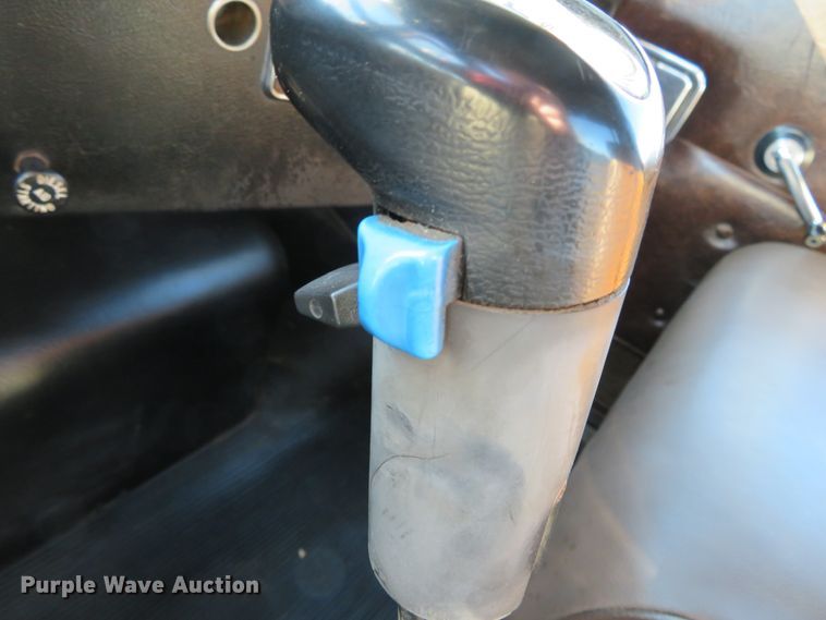 image for item DH0644 1992 Western Star 4364F  flatbed truck