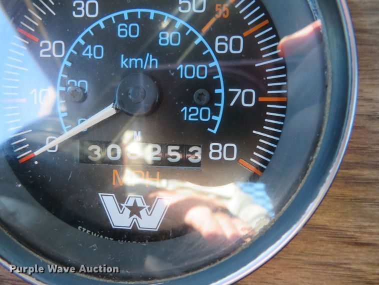 image for item DH0644 1992 Western Star 4364F  flatbed truck