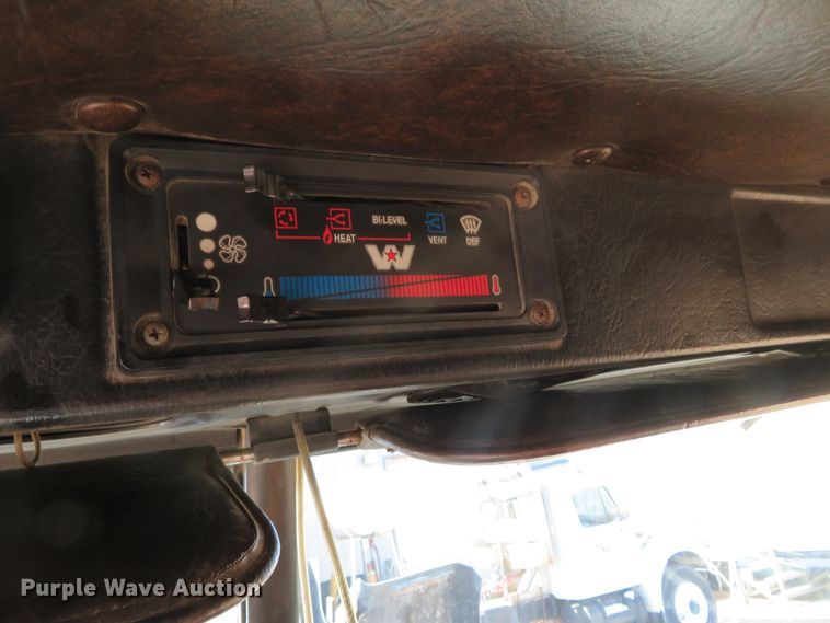 image for item DH0644 1992 Western Star 4364F  flatbed truck