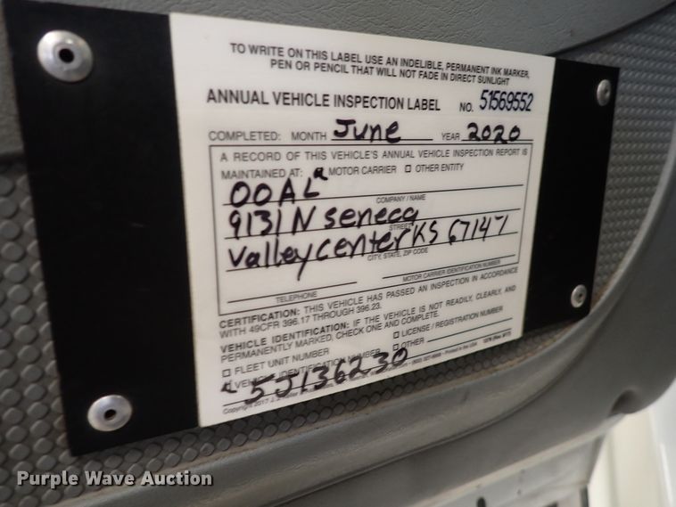 image for item DJ0044 2005 International 8600  semi truck