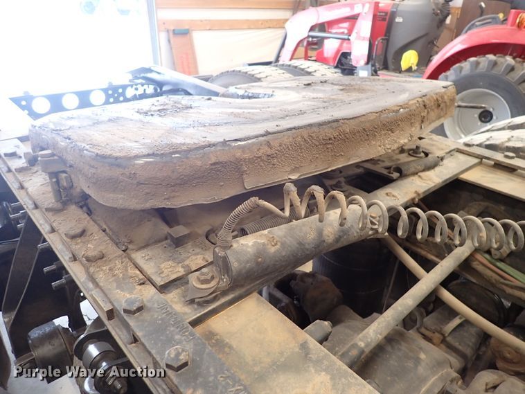 image for item DJ0044 2005 International 8600  semi truck