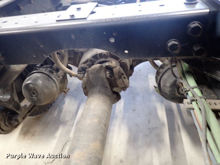 image for item DJ0044 2005 International 8600  semi truck