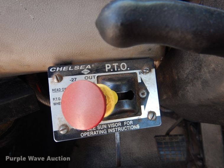 image for item DJ0363 2001 Mack CH613  truck cab and chassis