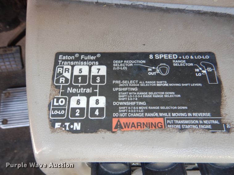 image for item DJ0363 2001 Mack CH613  truck cab and chassis