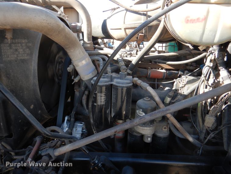 image for item DJ0363 2001 Mack CH613  truck cab and chassis