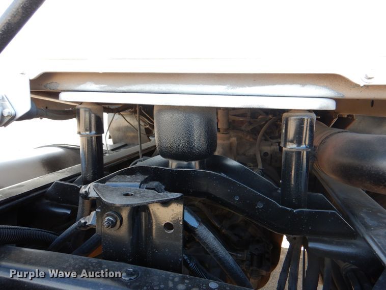 image for item DJ0363 2001 Mack CH613  truck cab and chassis