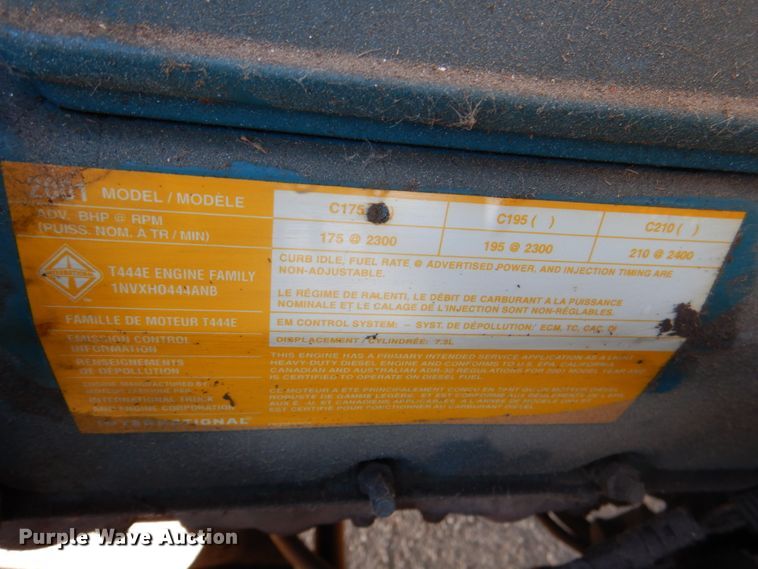 image for item DJ0364 2002 International 4700  flatbed truck