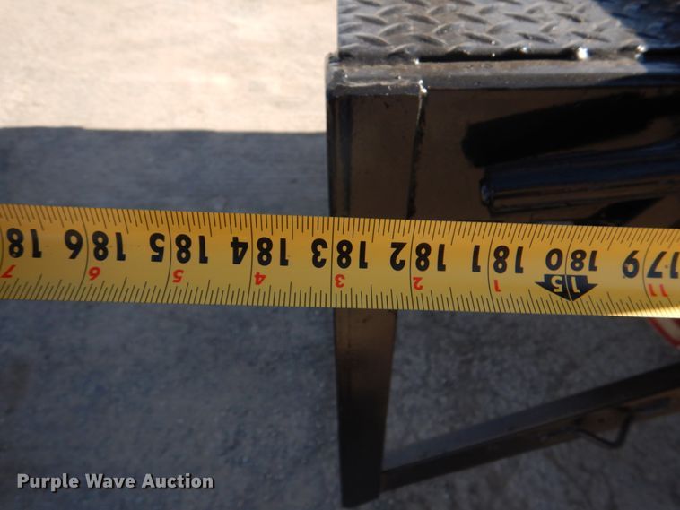 image for item DJ0364 2002 International 4700  flatbed truck