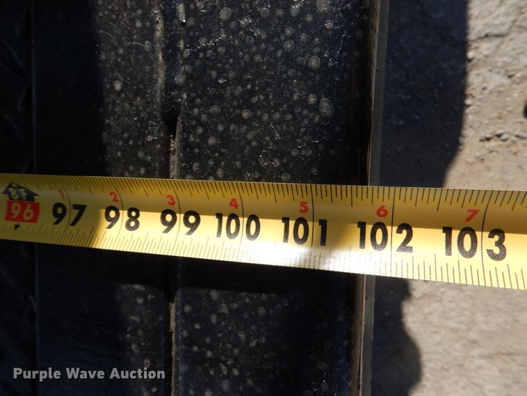 image for item DJ0364 2002 International 4700  flatbed truck