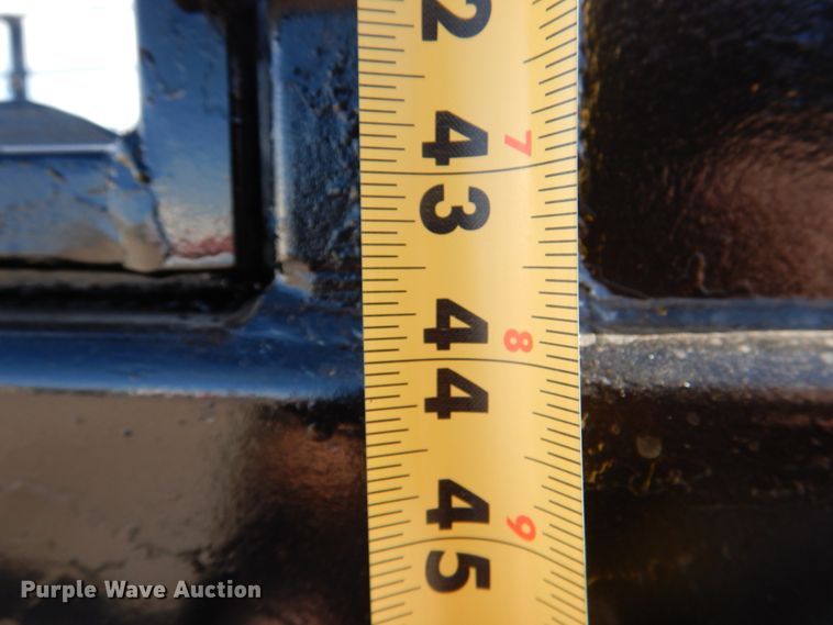 image for item DJ0364 2002 International 4700  flatbed truck