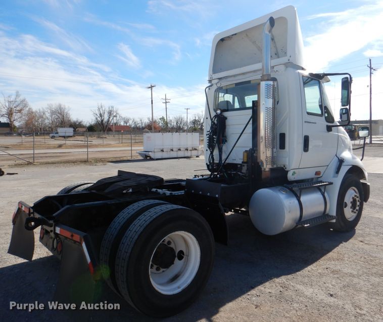 image for item DJ0365 2005 International 8600  semi truck