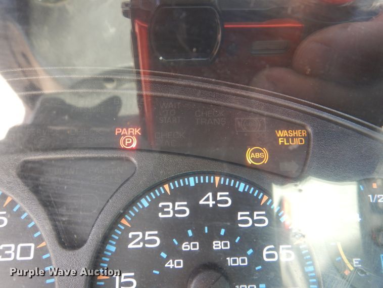 image for item DJ0365 2005 International 8600  semi truck