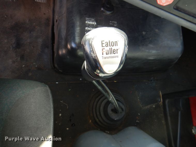 image for item DJ0365 2005 International 8600  semi truck