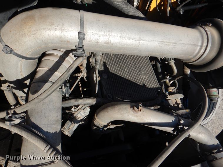 image for item DJ0365 2005 International 8600  semi truck