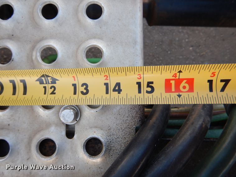 image for item DJ0365 2005 International 8600  semi truck