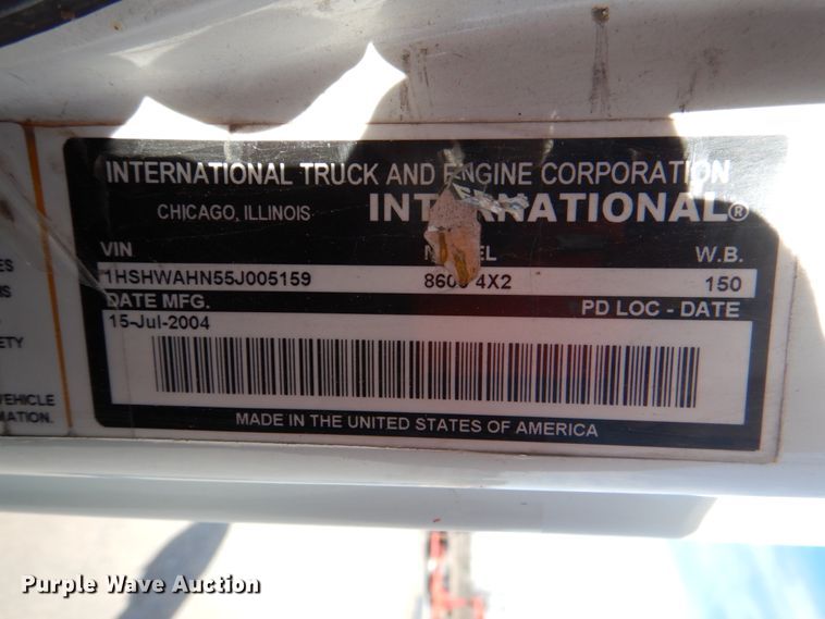 image for item DJ0365 2005 International 8600  semi truck