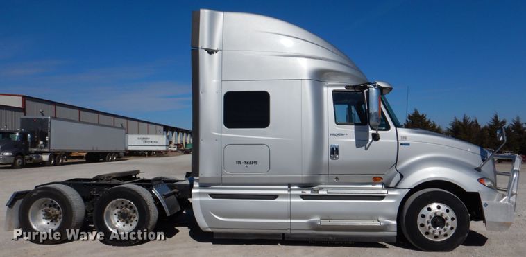 image for item DJ0383 2011 International ProStar  semi truck
