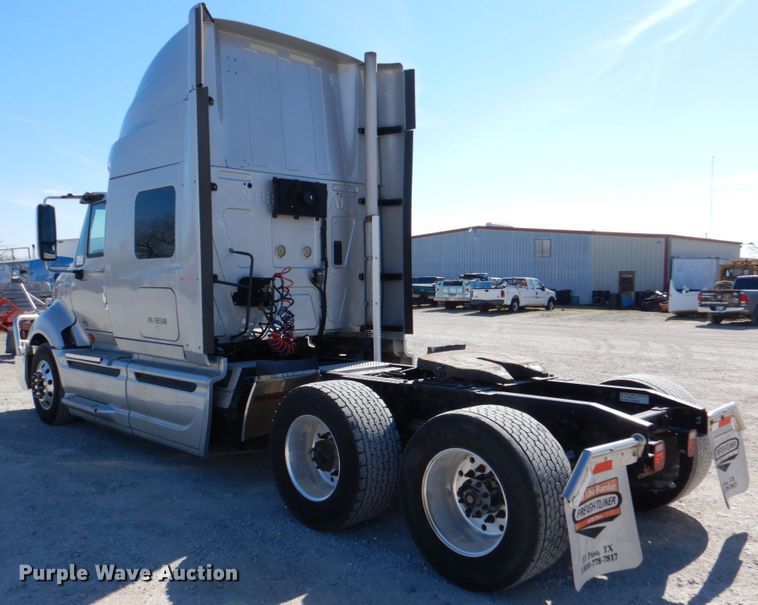 image for item DJ0383 2011 International ProStar  semi truck