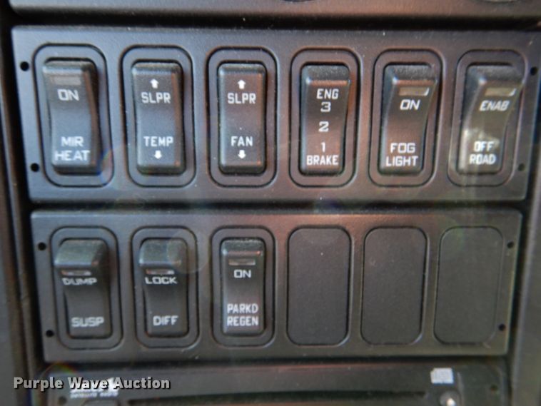 image for item DJ0383 2011 International ProStar  semi truck