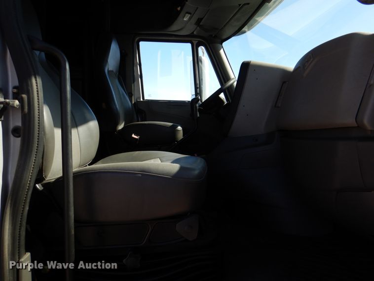 image for item DJ0383 2011 International ProStar  semi truck